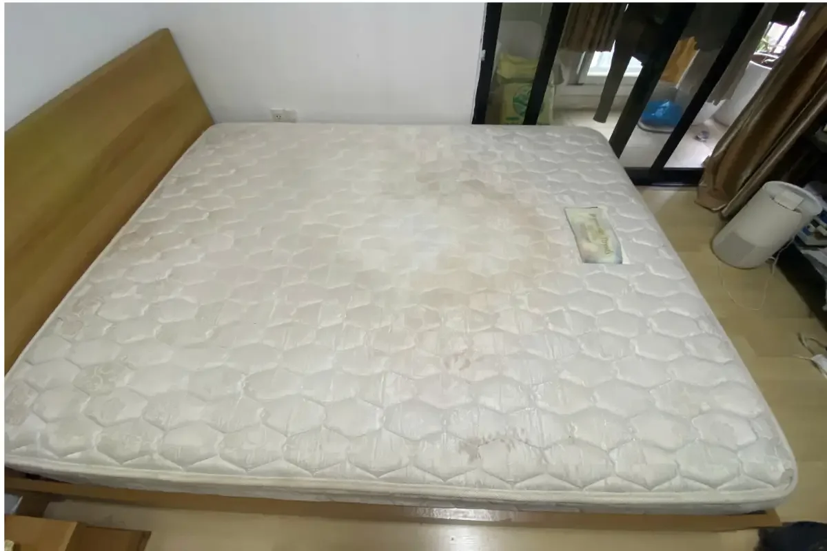 Nệm lâu ngày chưa giặt