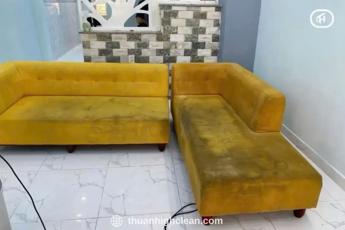 Trước khi giặt sofa