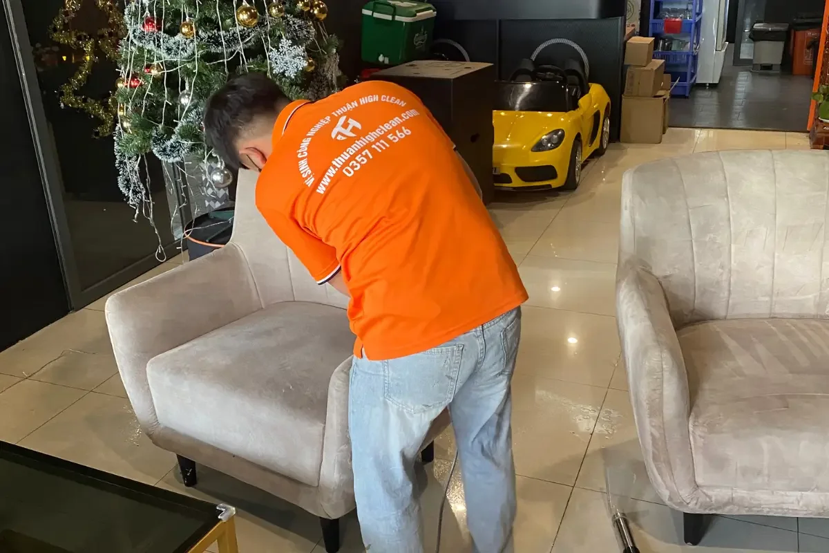 Vệ Sinh Sofa Bao Nhiêu Tiền? Bảng Giá Vệ Sinh Sofa Tại Nhà Mới Nhất