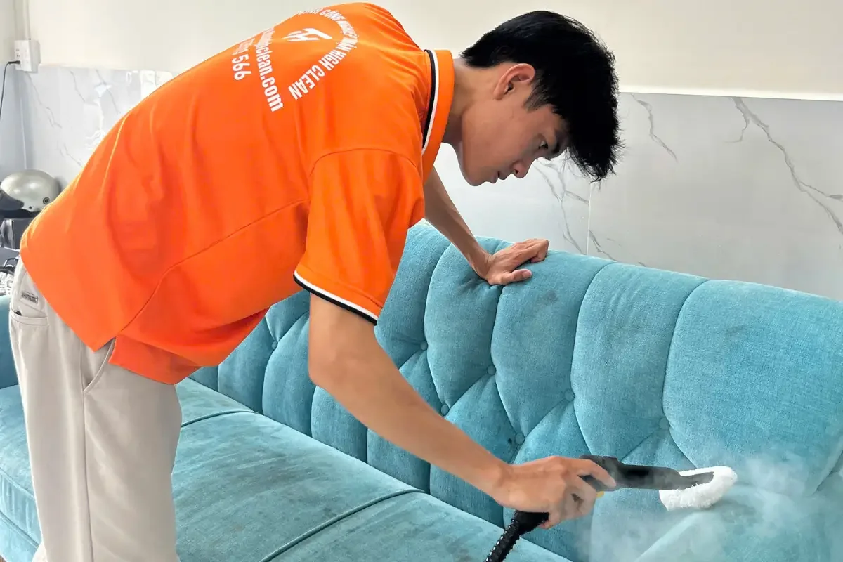 Hình ảnh giặt sofa bằng hơi nước nóng
