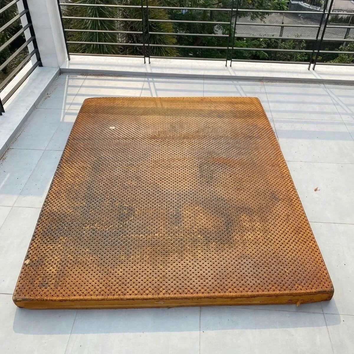 Trước khi vệ sinh 3